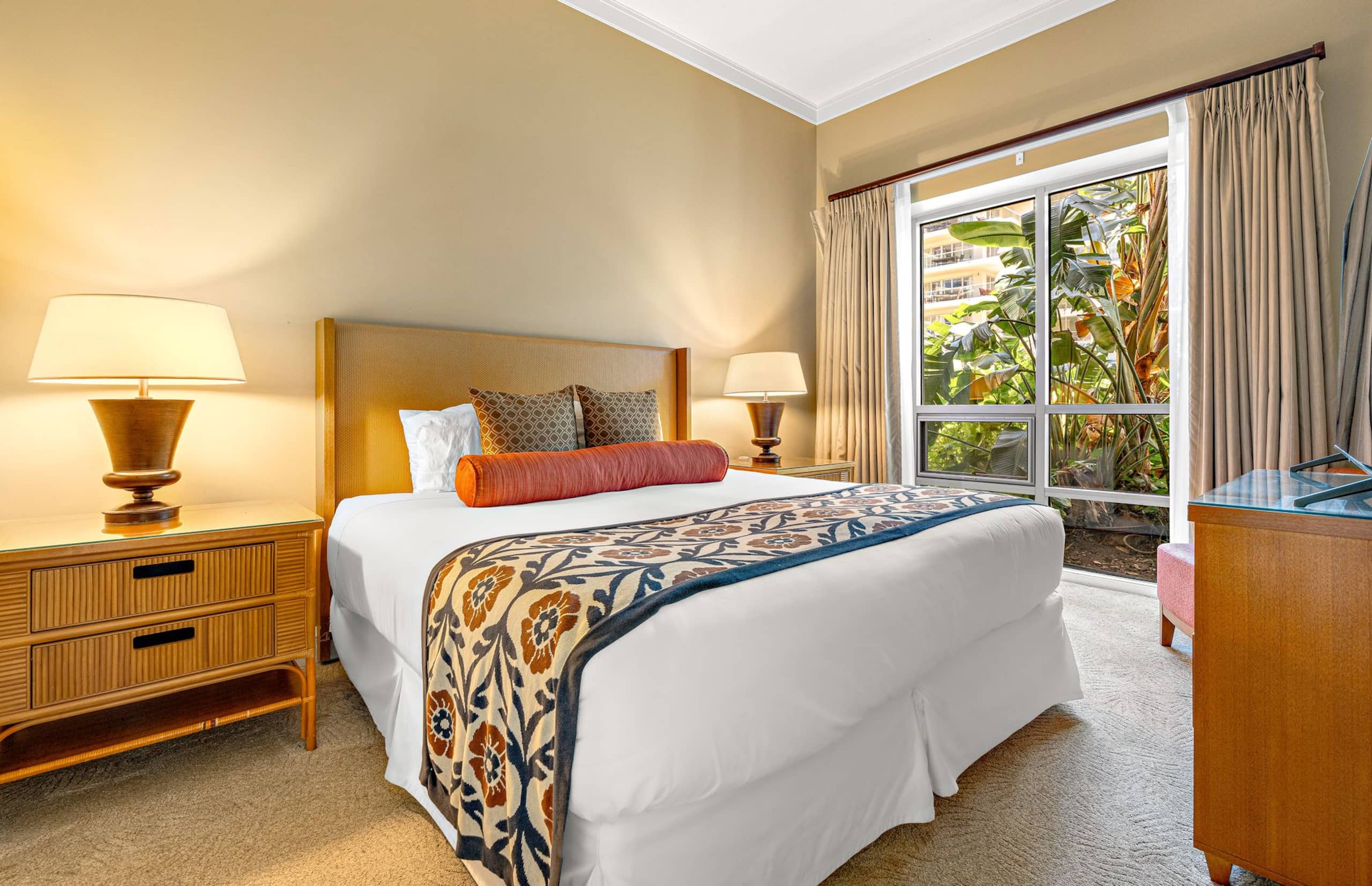 Condo in Lahaina · ★4.92 · 2 bedrooms · 3 beds · 2 baths - Image 23