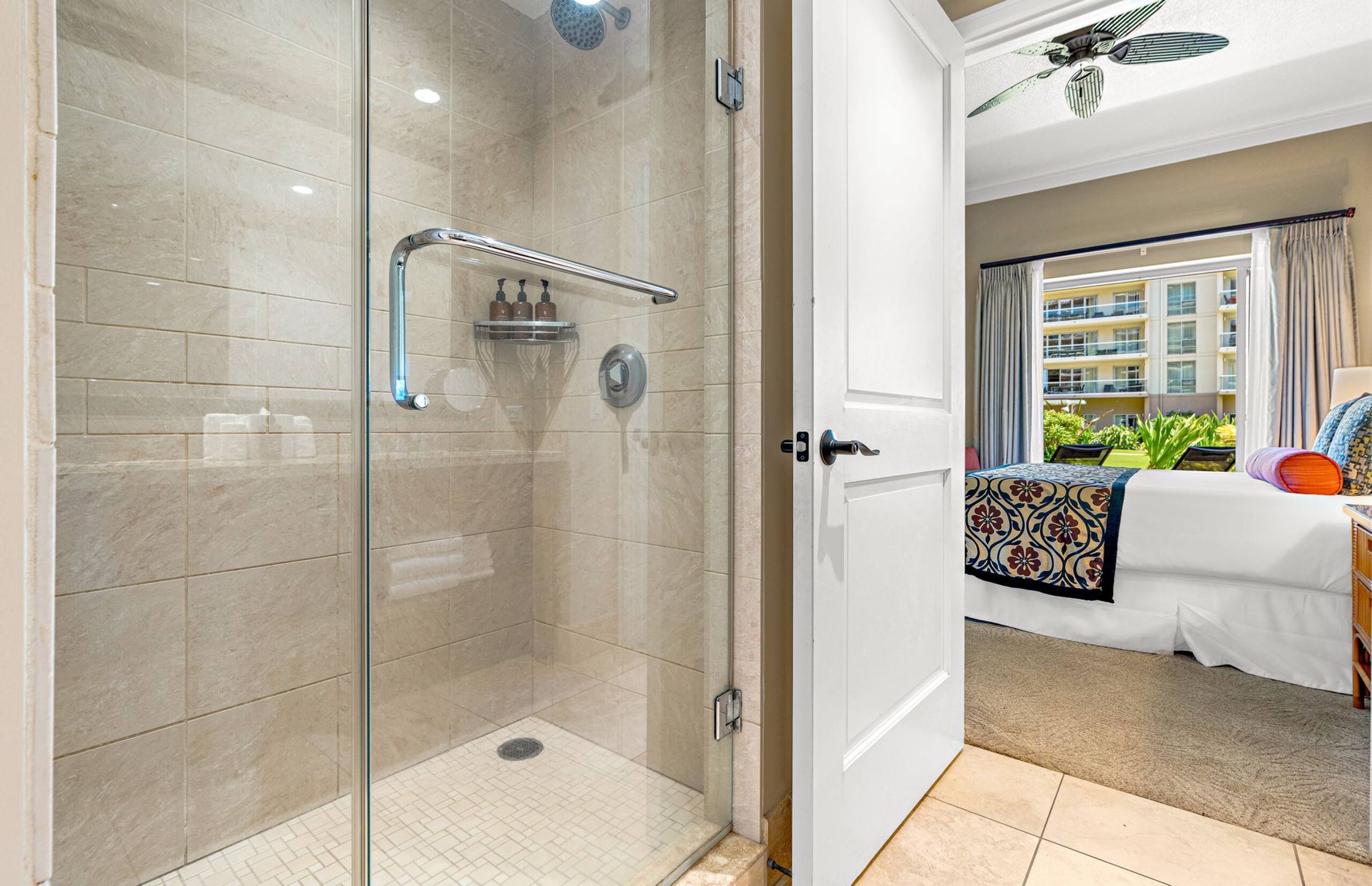 Condo in Lahaina · ★4.92 · 2 bedrooms · 3 beds · 2 baths - Image 21
