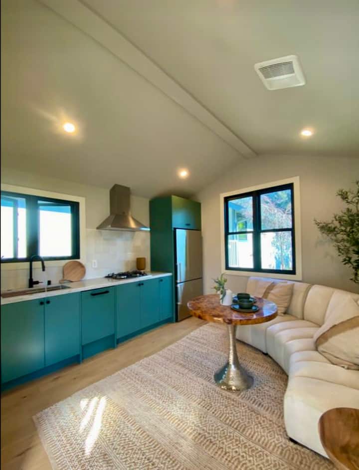 Peaceful Pasadena Retreat • Private Yard • King - Altadena, CA