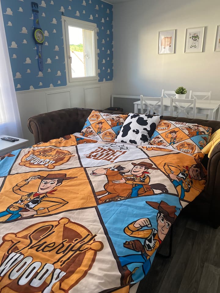 CORTIS エアビーアンドビー airbnb トレカセット　未開封 Chez Woody & Buzz - 10 minutes Disneyland Paris - Apartments for