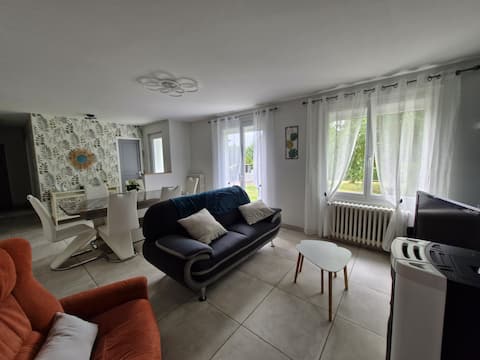 Propriété Airbnb réussie: Cosy la Riveraine - 3 minutes from Beauval Zoo à Saint Aignan