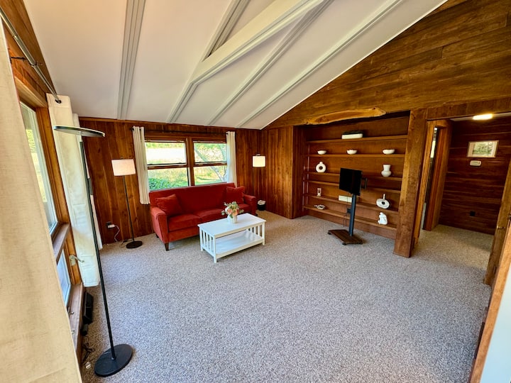 Private Cabin Getaway On Expansive 75 Acres - Eden, NY