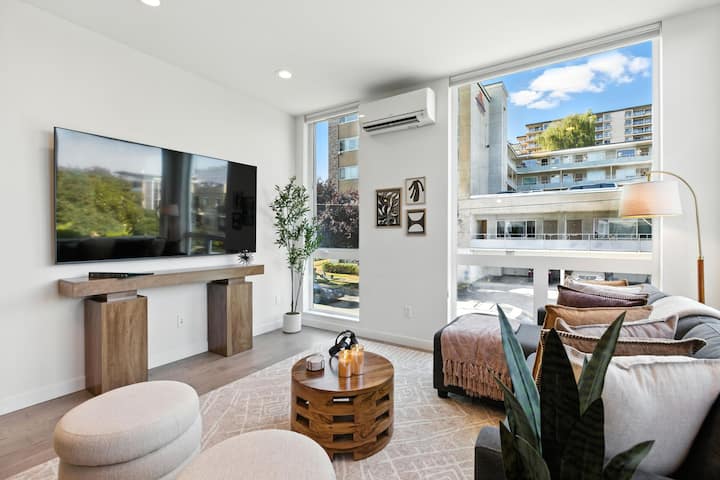 Prime Location | Stunning Views | Parking Permit! - 西雅圖, WA