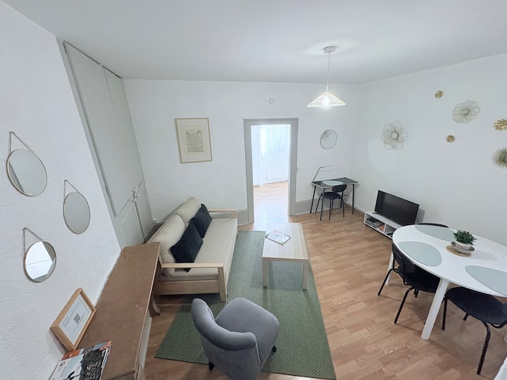 -Le N°13- Appartement Spacieux, Centre Ville - Besançon