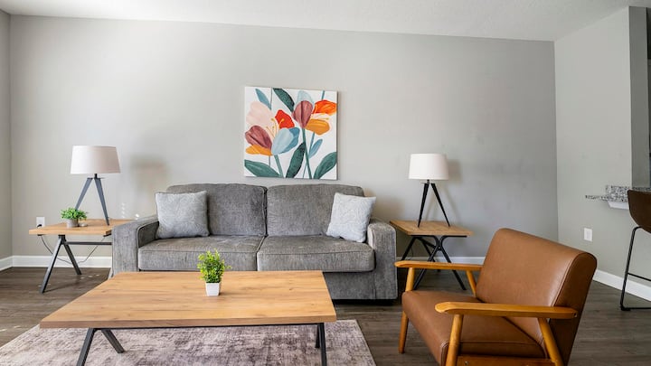 Landing | Stylish 1bd, Gym, Pool - Cape Coral