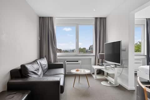 1BDR Cosy Apartment - Louise Area