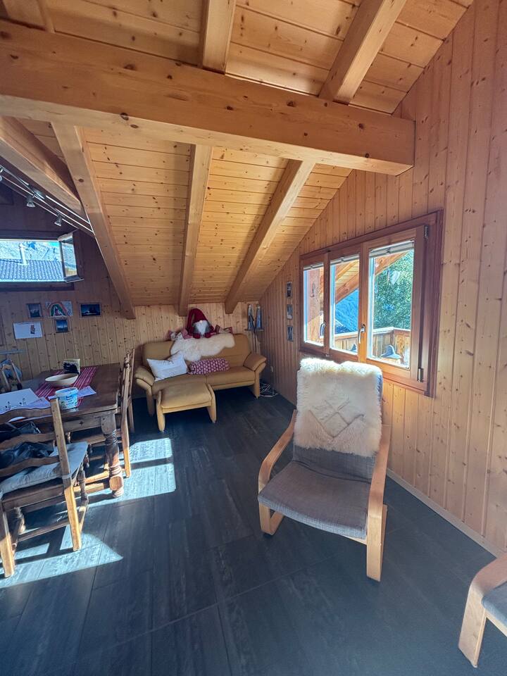 Schöne 4 1/2 Zimmer Dachwohnung Auf Dem Rosswald - Belalp