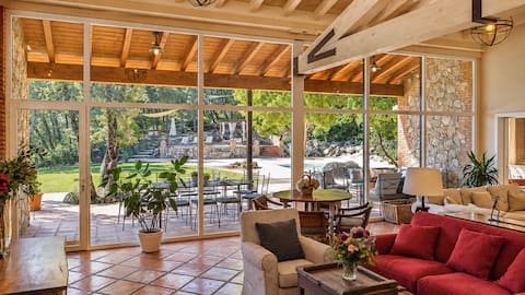 Anuncio de Airbnb popular: Villa El Bosque | Pedro Malillo's Hideaway en Candeleda