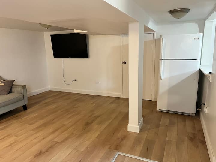 Spacious 2br Basement-west End - Kingston