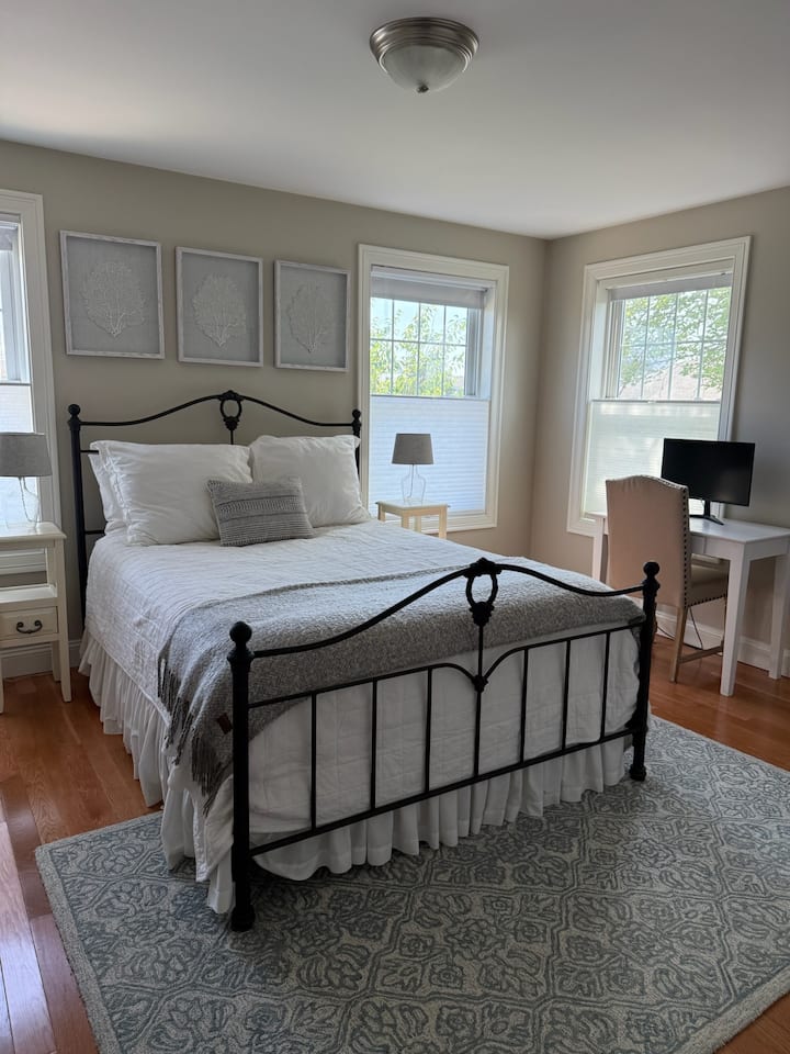 Second level/ queen bed / desk with monitor/ firestick tv 