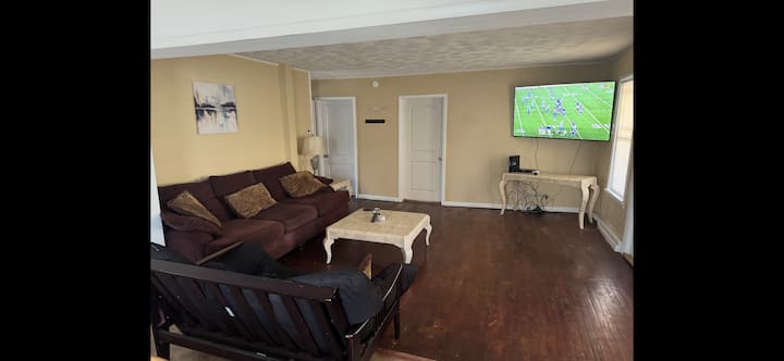 Big 5 Br 2 Ba Home For Big Groups-easy Walk To Nd! - South Bend, IN