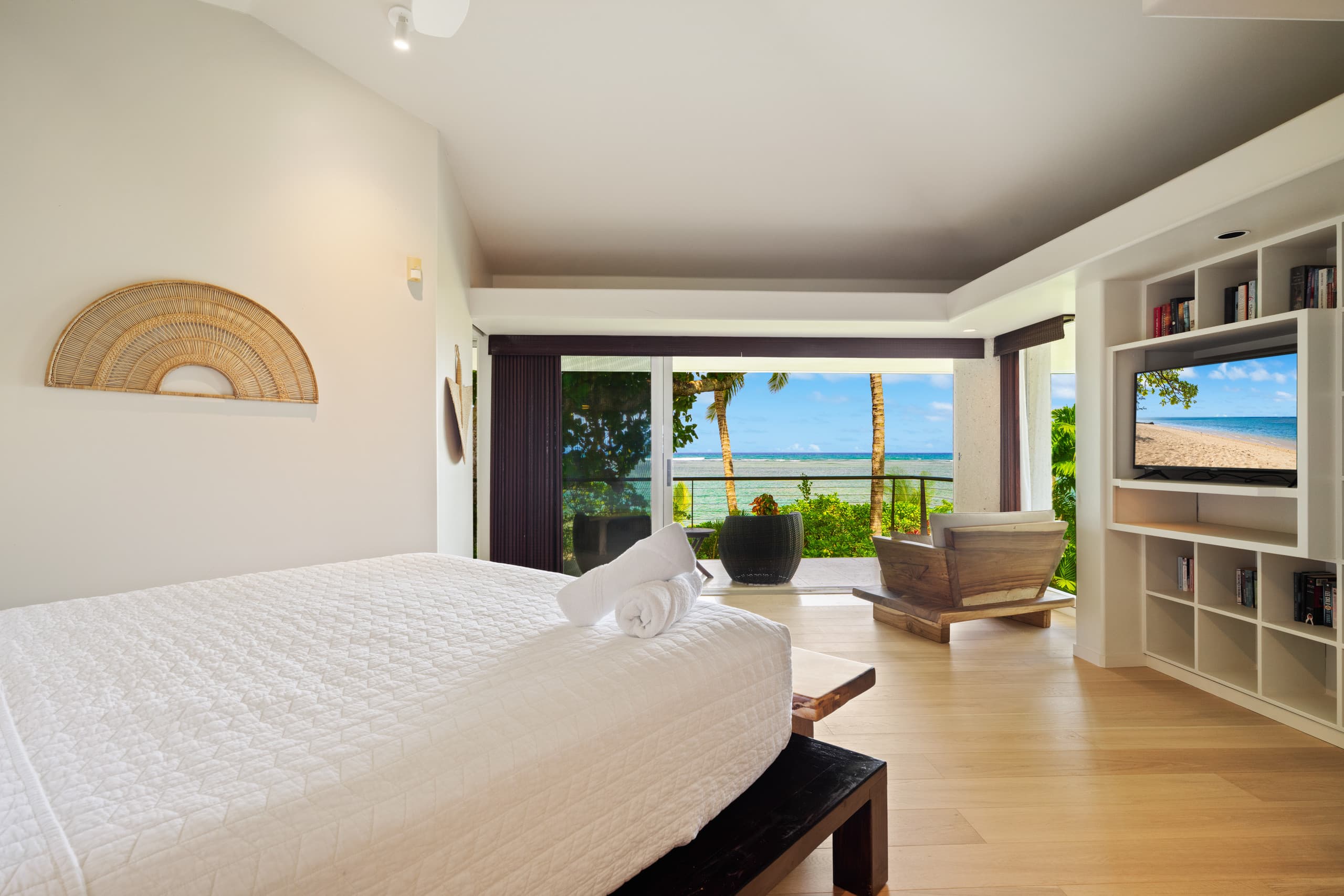 Home in Kilauea · ★4.87 · 3 bedrooms · 5 beds · 3 baths - Image 8