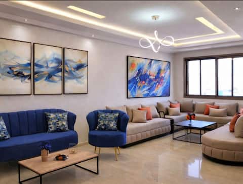 Top Airbnb: Family stay-side view/sea-Corniche 2 min in Arrondissement D'aïn Sebaâ مقاطعة عين السبع