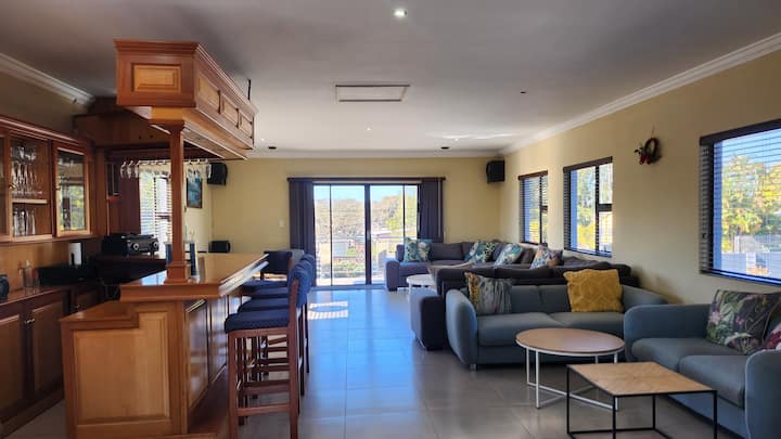 Holiday-friendly Family Home - Pinetown