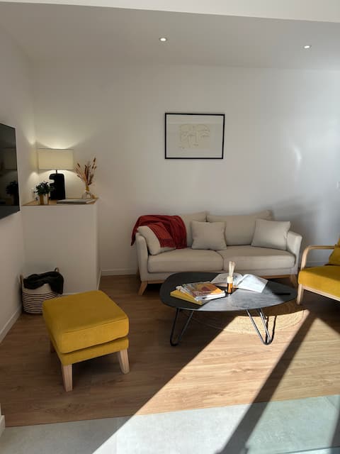 Annonce Airbnb populaire: Ground floor of villa with sea view and heated pool, sleeps 6 à Sari Solenzara