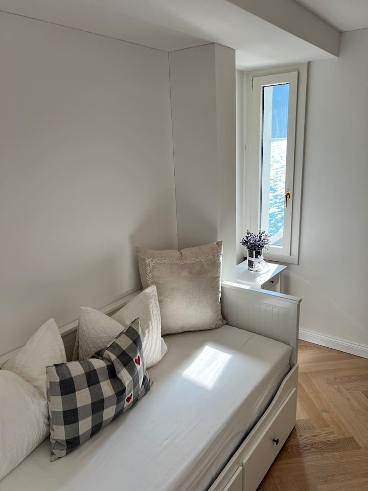 Schlafzimmer 2