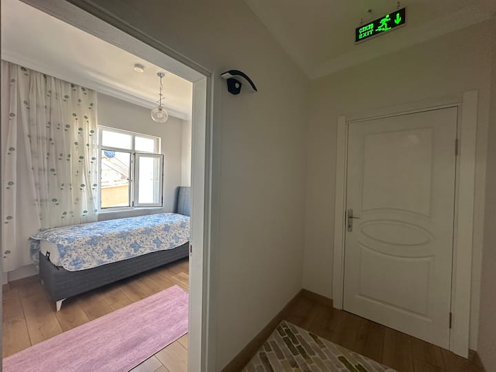 1-ლი სართული  1+ 1 საბავშვო ოთახი 