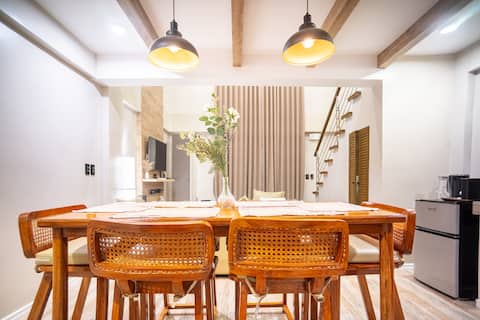 LOFT42 Stylish Loft Legazpi 10 min to SM | Unit 4