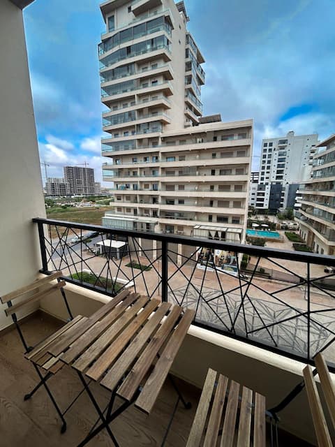 2BR Apartment with Pool | Self Check-In
