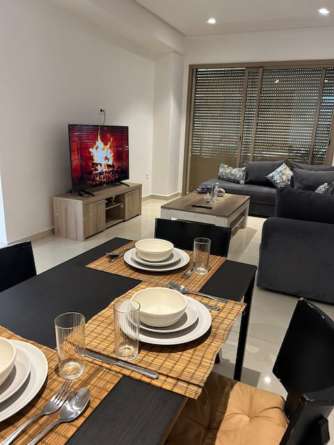 Chic Apartment with Pool & Gym in Zenata Écocity