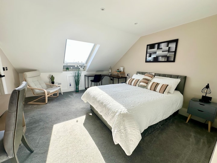 En-suite King Room Close To Harefield Hospital - Watford