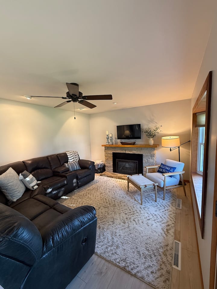 Lake It Easy•walk To The Beach! - Clear Lake, IA