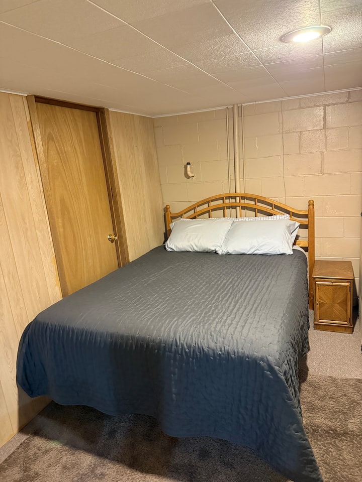 下层床-标准双人床 