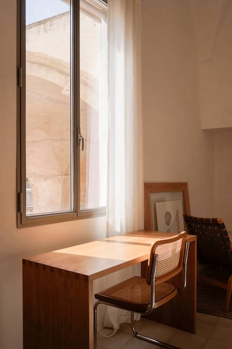 Top Airbnb: Historic Palazzo with courtyard and plunge pool a Matino