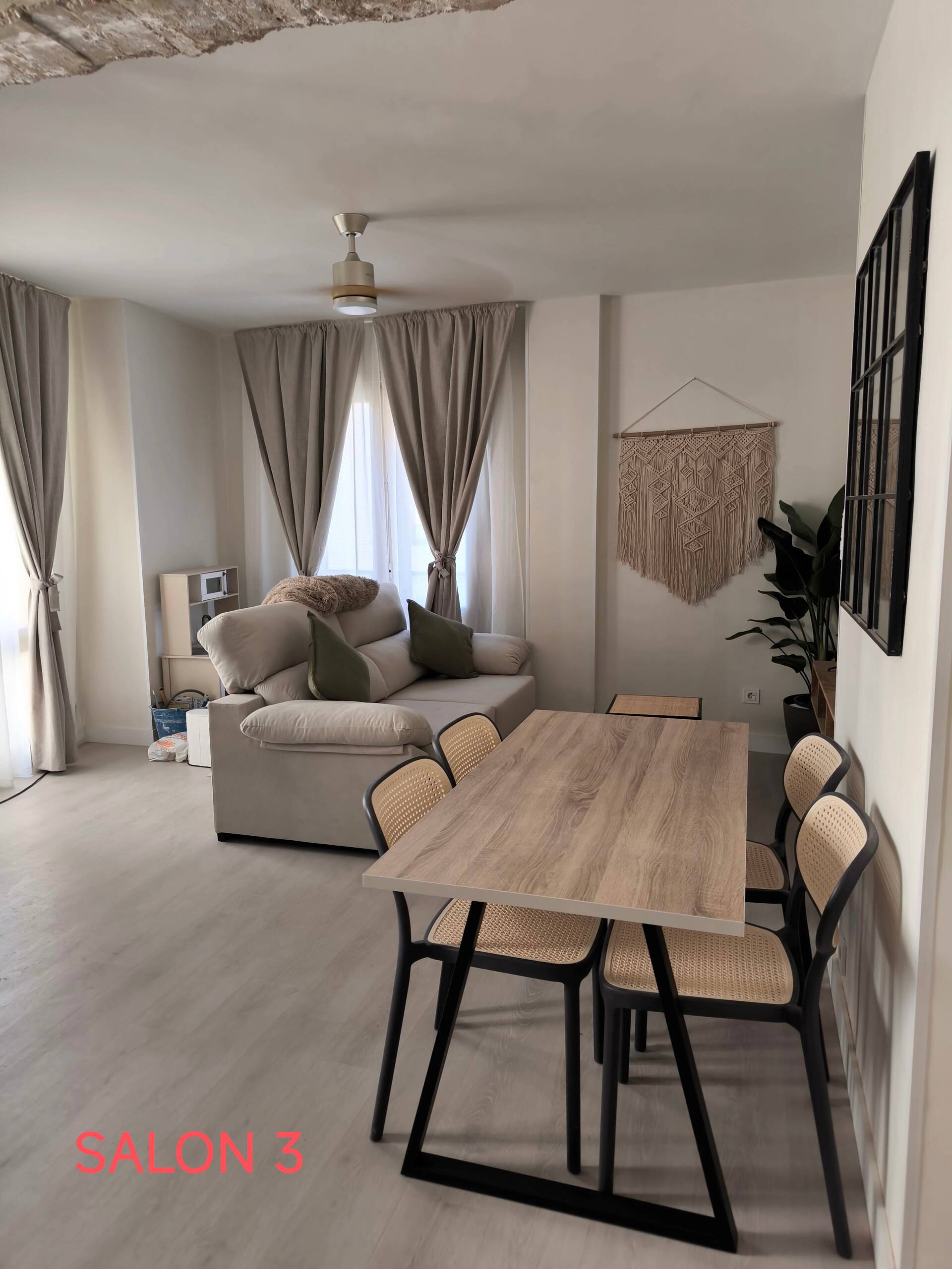 Crispin Apartments, Samantha Apartment