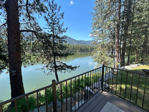 Relaxing Riverfront Retreat on The Clarkfork River