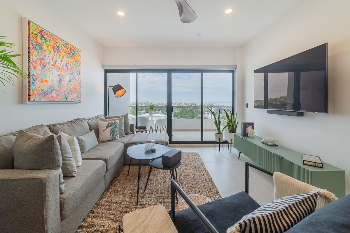 Popular Airbnb listing: Condo Arrecife: Ocean View 2BR Unit & Heated Pool in La Paz