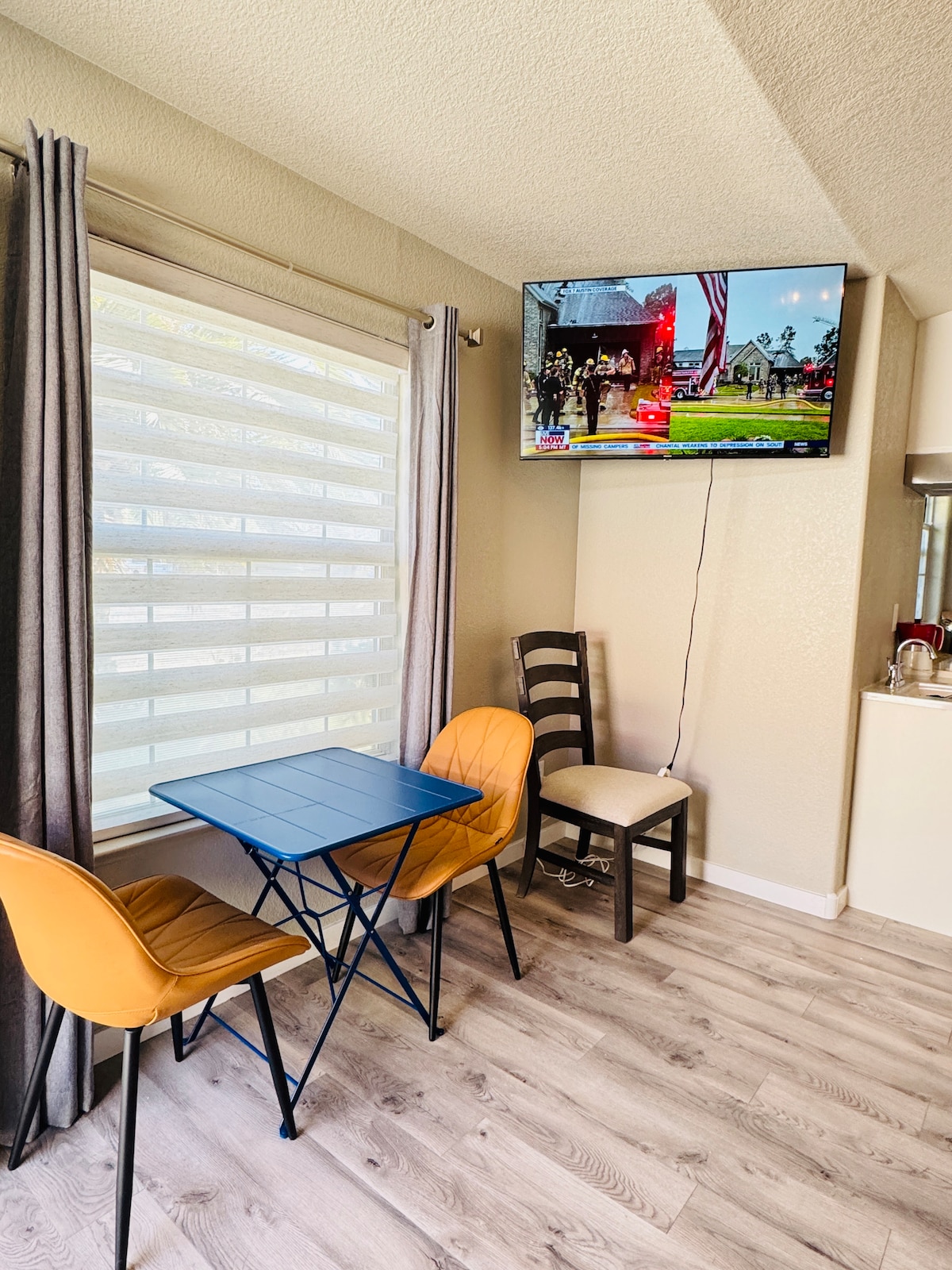 Modern Guest Studio
