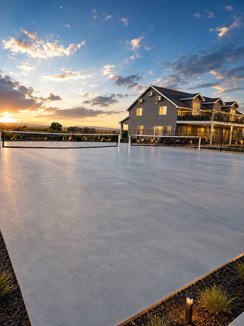 Zion Luxury Retreat | 6BR Pool Pickleball Hot tub