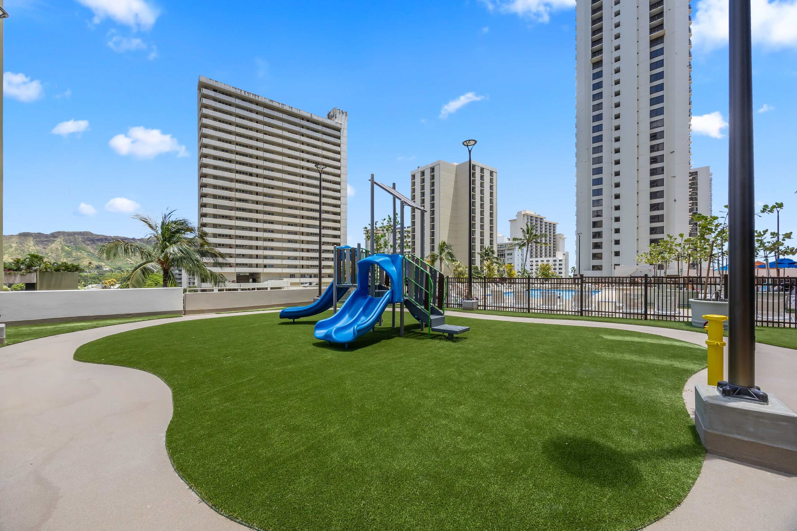 Waikiki Banyan 1BR – Newly Renovated + Parking - Image 28