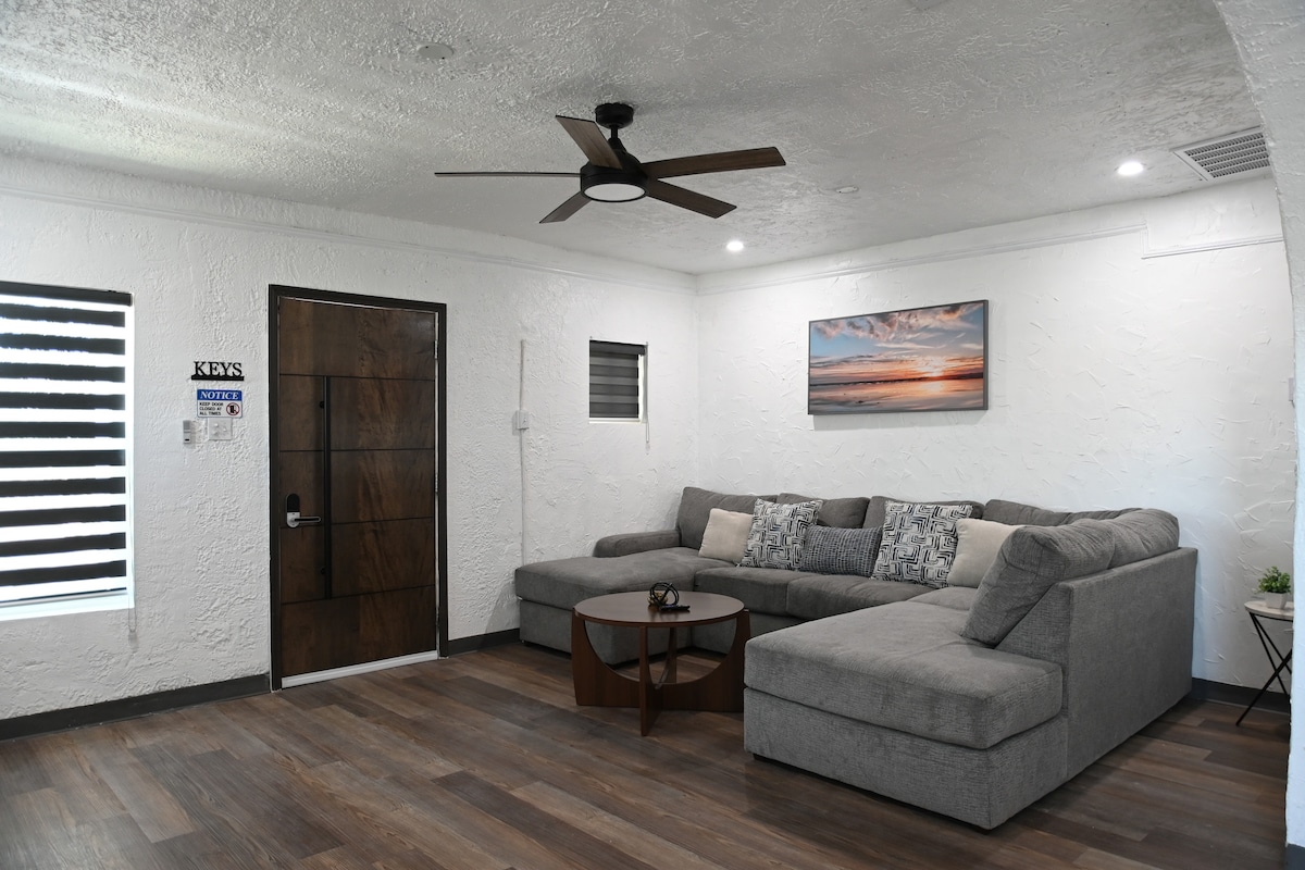 Top performing Airbnb: Renovated duplex #2 in Juárez