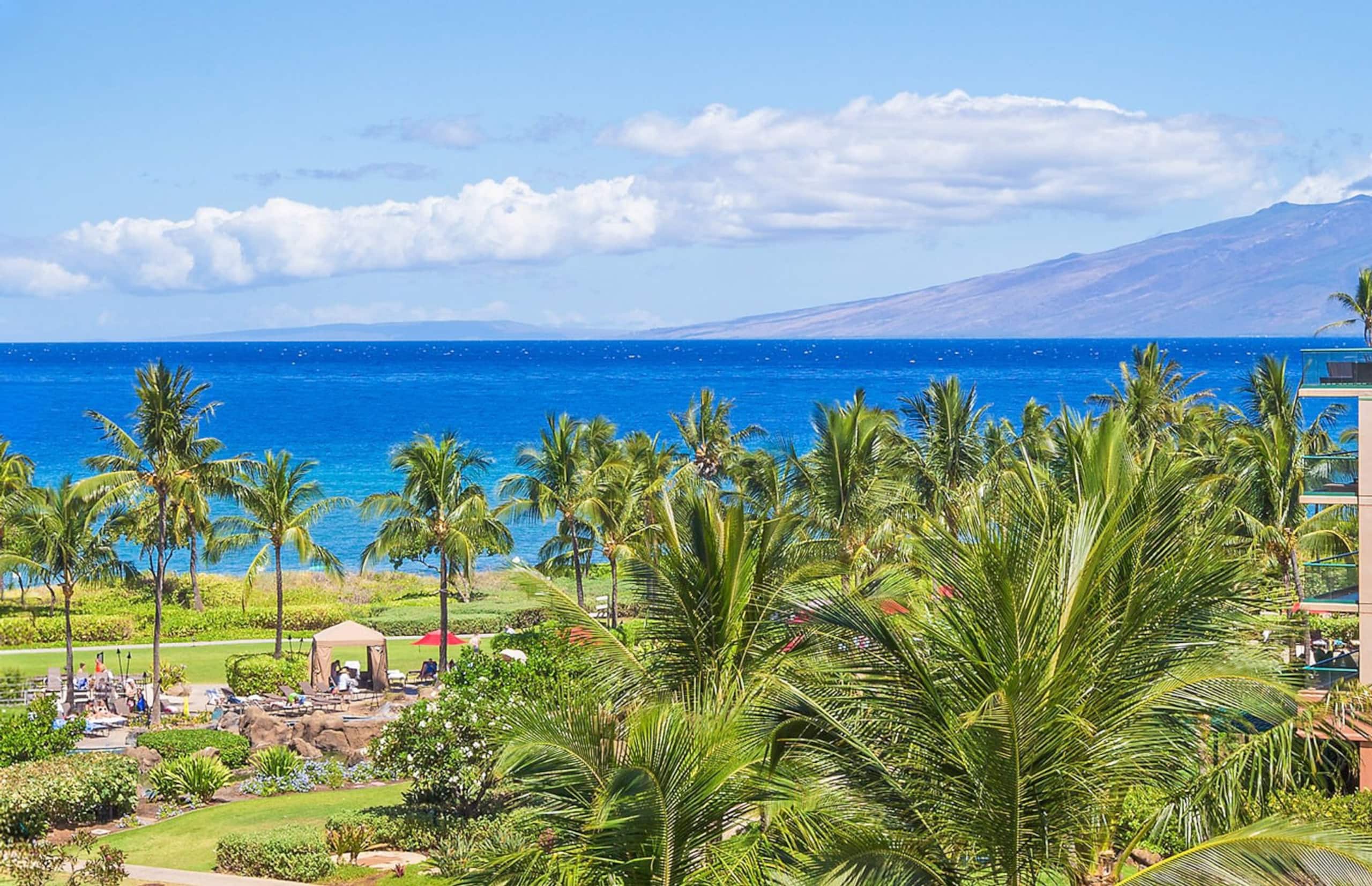 Condo in Lahaina · ★4.72 · 2 bedrooms · 3 beds · 2 baths - Image 3