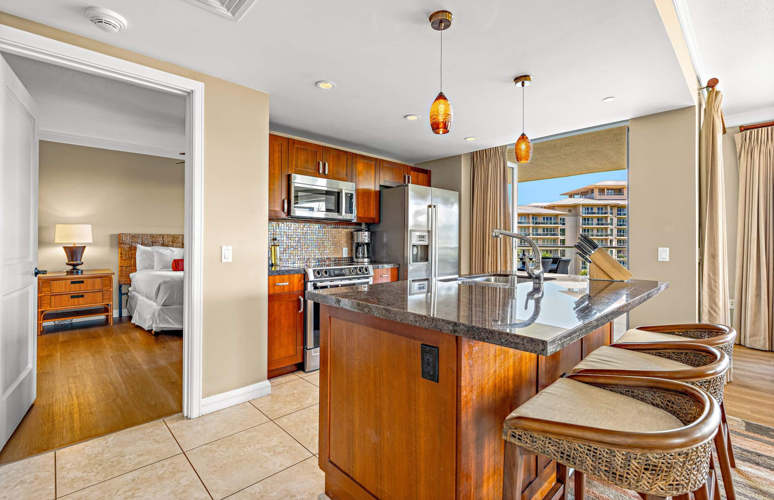 Condo in Lahaina · ★4.72 · 2 bedrooms · 3 beds · 2 baths - Image 13