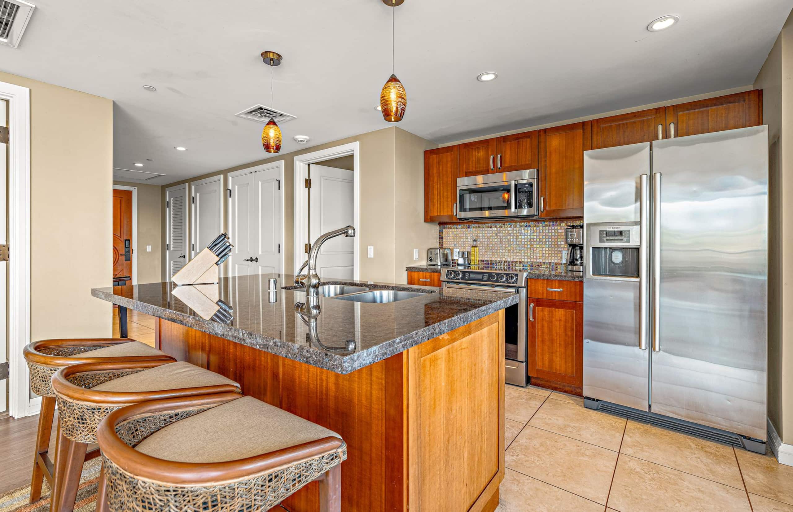 Condo in Lahaina · ★4.72 · 2 bedrooms · 3 beds · 2 baths - Image 12