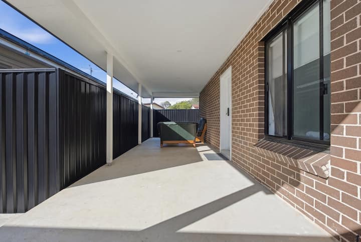 Bran New Home With Ducted Ac To Stay In Sydney - Blacktown