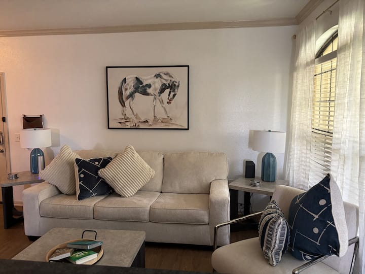 Luxury 2br, 2ba Condo - Baton Rouge, LA