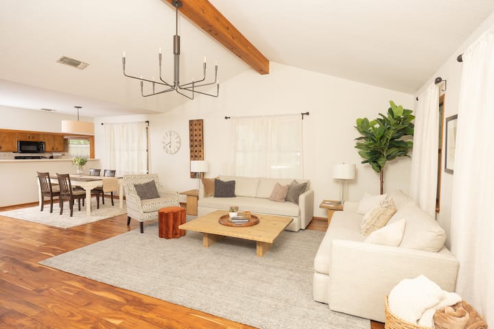 Cozy Charmer - Walk To Main St! - Fredericksburg, TX