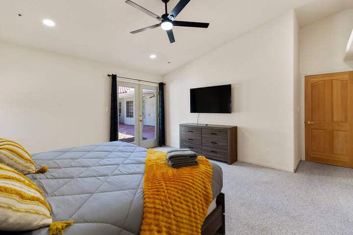 Vegas Vibe Home gallery image 5