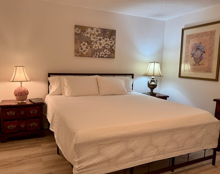 Master bedroom with King bed 