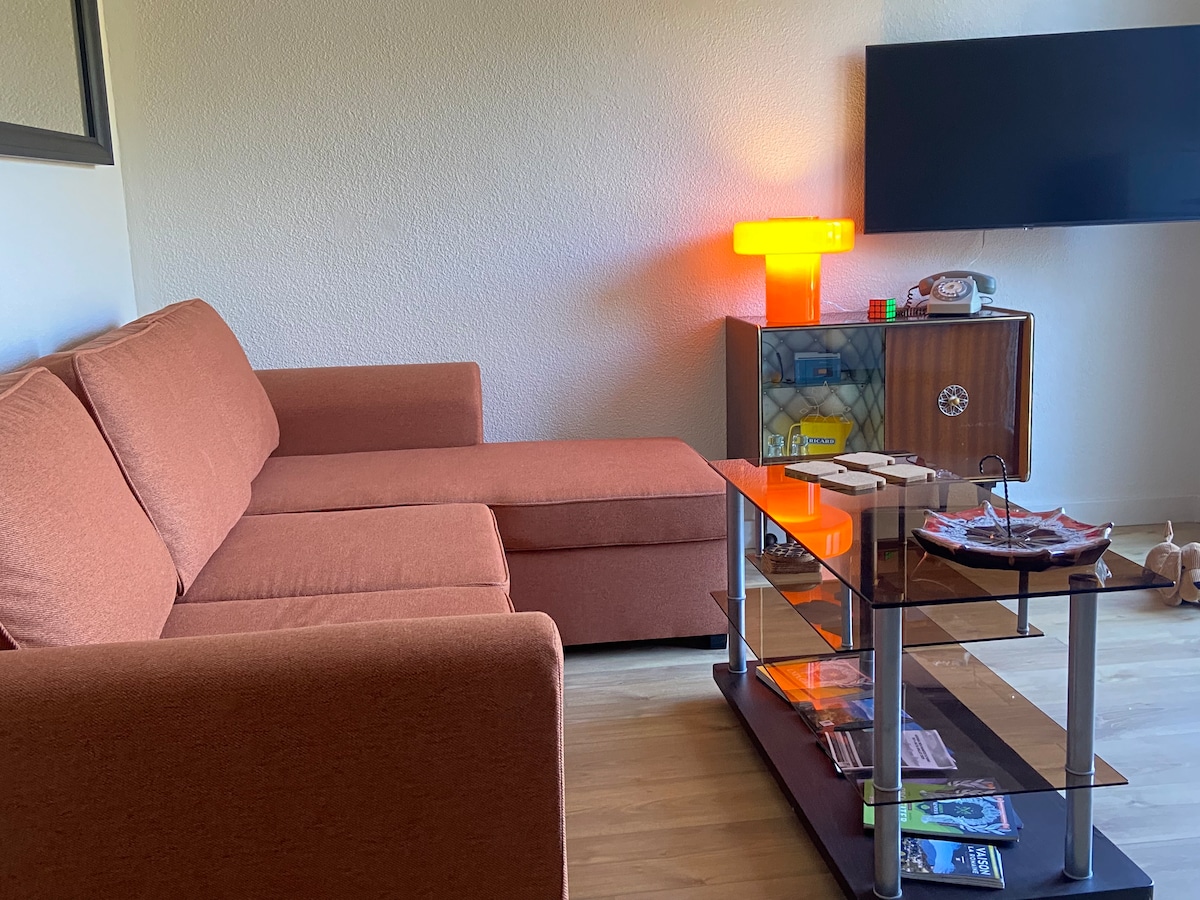 Annonce Airbnb populaire: Quiet, stunning views of the Château & Old Town à Vaison La Romaine