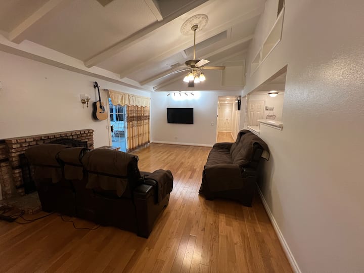 Comfort (Rm#1) - Pomona, CA