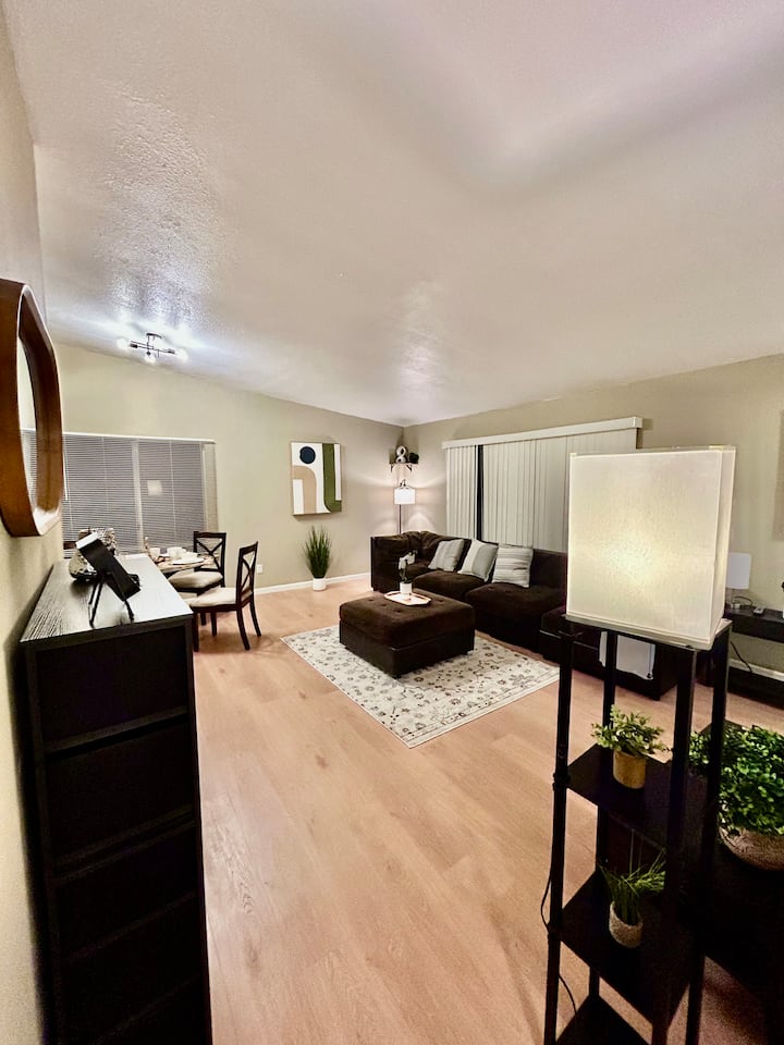 Canyon Crest Extended Stay | 3br + Private Yard - Riverside, CA