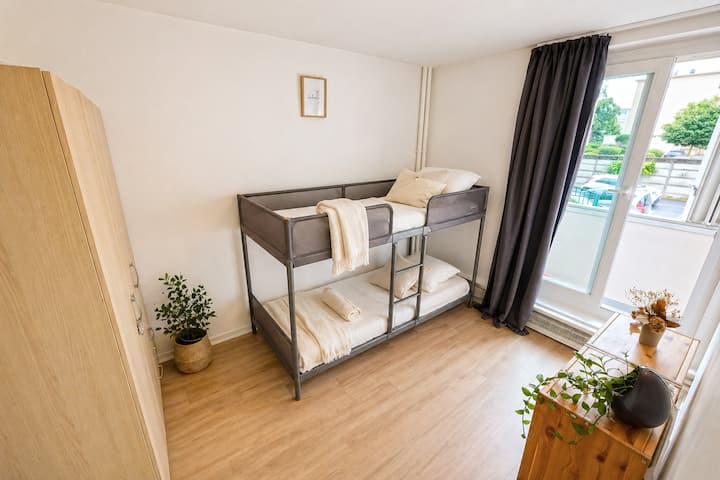 3rd bedroom with bunk beds (for children).
Towels and bed-sheets included.
