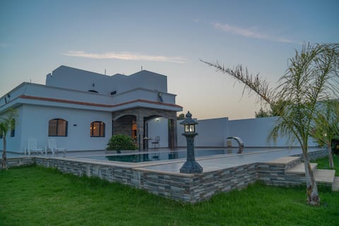 Villa with Pool & Garden