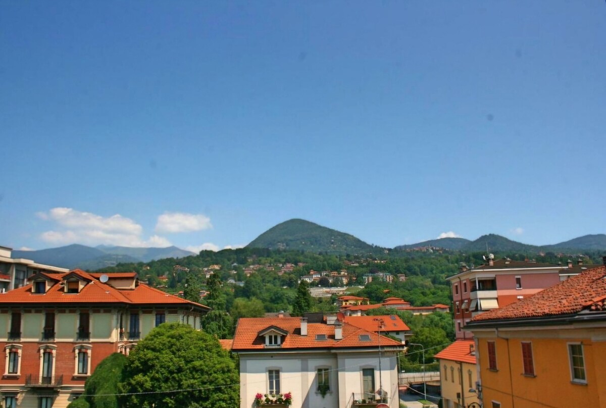 Proprietà Airbnb di successo: Stella vacation home with parking Verbania Intra a Verbania