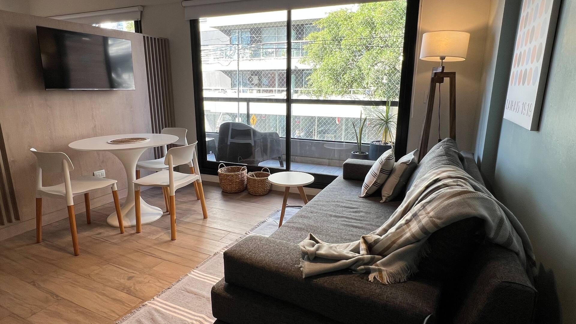 Apartment with balcony in Villa Crespo, two blocks from Movistar Arena